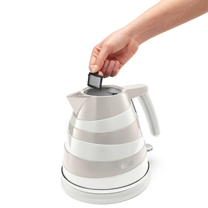 Delonghi 1.7L Graceful White Avvolta Class Cordless Kettle KBAC3001.W - Image 3